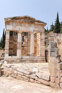El tesoro de los atenienses en Delfos