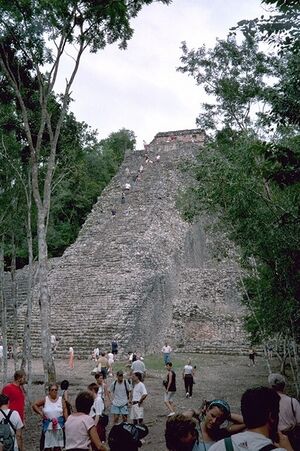 Cobá, Nohoch Mul Pyramide.jpg