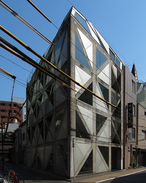 Archivo:ToyoIto.EdificioM.jpg