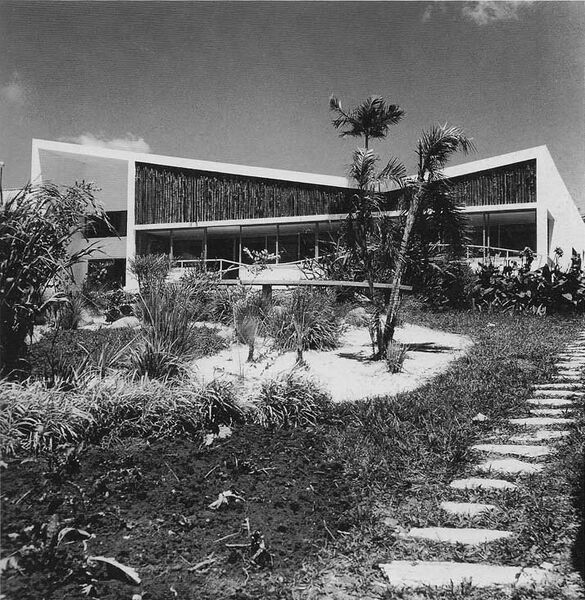 Archivo:Niemeyer.CasaOscarKubitschek.jpg
