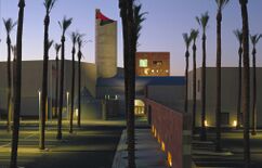 Biblioteca Central y Museo Infantil de Las Vegas (1990)