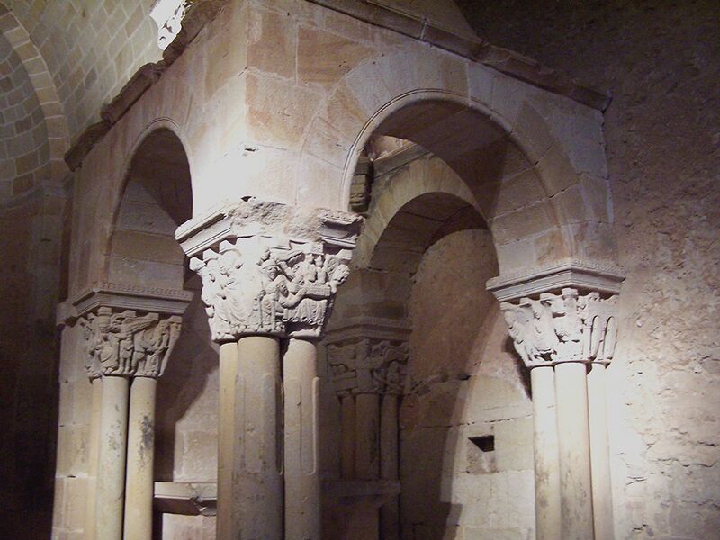 Archivo:Capiteles del Monasterio de San Juan de Duero II.jpg