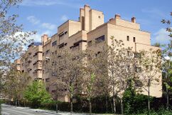 Residencial Conde de Orgaz, Madrid (1974 - 1978), junto con Antonio Cavero Lataillade