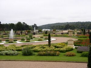Trentham Gardens in 2005.jpg