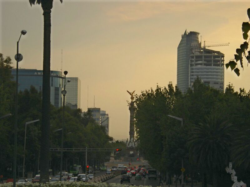 Archivo:Paseo de la Reforma Mex DF.JPG