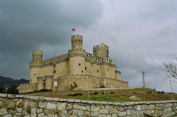 Vista exterior del Castillo de los Mendoza.