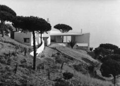 Casa Ugalde, Caldas d'Estrac (1951-1952)