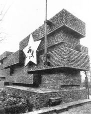 Ludwig Mies van der Rohe, Monumento a Rosa Luxemburg y Karl Liebknecht.2.jpg