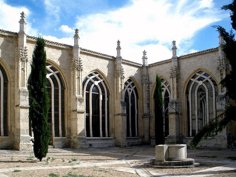 Archivo:Palencia - Catedral 57 - claustro.JPG