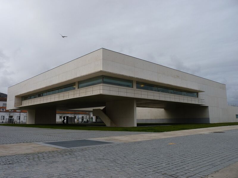Archivo:Biblioteca Municipal de Viana do Castelo .jpg