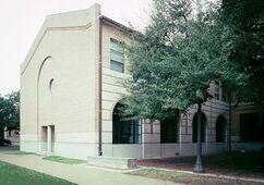 Ampliación Escuela de Arquitectura, Rice University, Texas (1979-1981), junto con Michael Wilford.