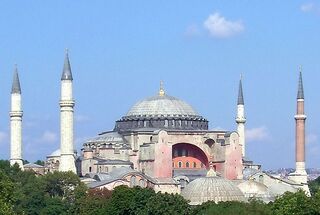 Hagia Sophia, Estambul 41°00′58″N 28°57′50″E﻿ / ﻿41.01611, 28.96389