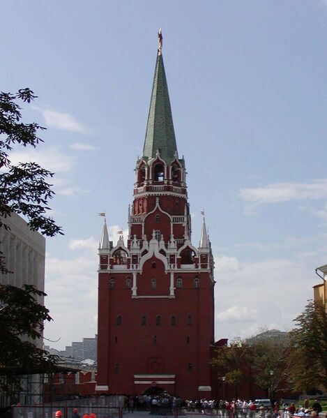 Archivo:Kremlin Troitskaya Tower.jpg