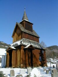 La iglesia de madera de Torpo (provincia de Buskerud, Noruega).