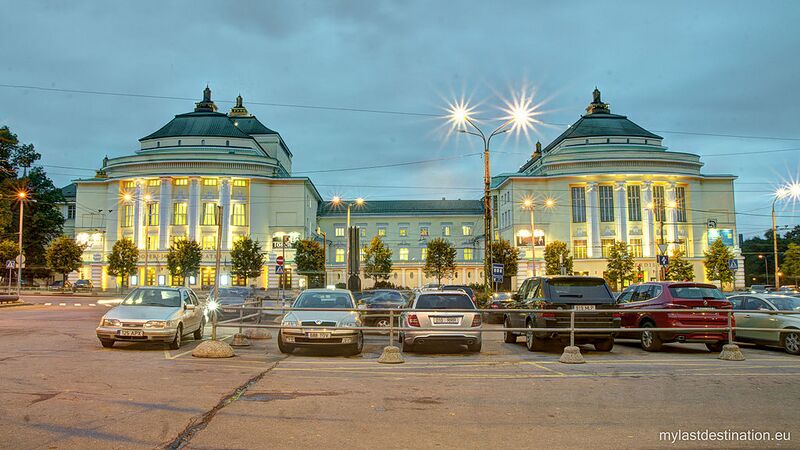 Archivo:National Opera 'Estonia' (Tallinn, Estonia) (22277392668).jpg