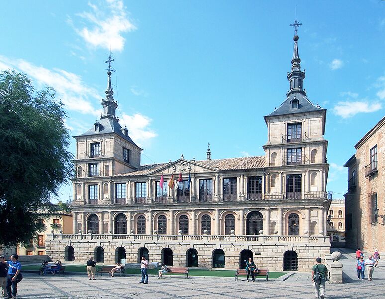 Archivo:City Hall of Toledo - 2013.07 - panoramio.jpg