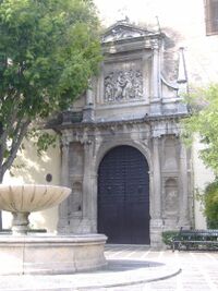 Portada del Convento de Santa Isabel, de Sevilla, en la apacible plaza sevillana de su mismo nombre.
