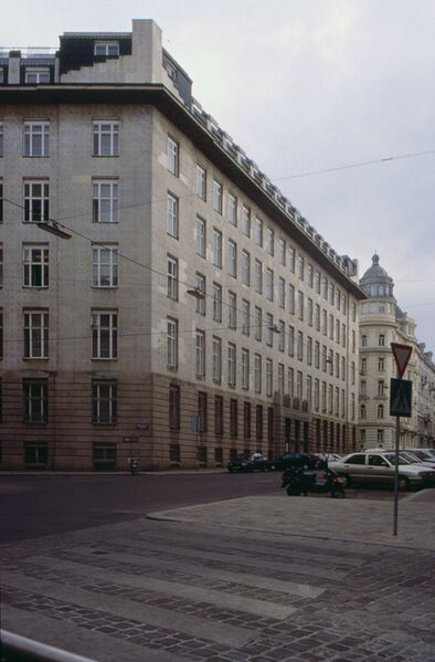 Archivo:Otto Wagner Postsparkasse.9.jpg