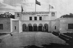Grupo escolar, Tanger (1930-1934), junto con Rafael Bergamín