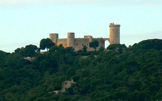 El castillo de Bellver desde el levante