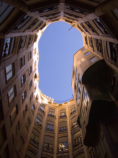 Archivo:Gaudi.Casa Mila.5.jpg
