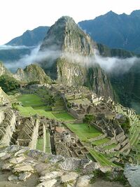 Machu Picchu es un ejemplo conocido a nivel mundial de arquitectura del Perú.