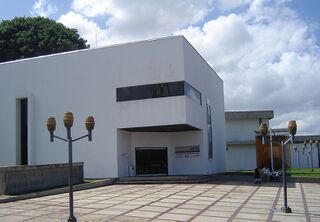 Fachada del Museo de Arte Moderno Jesús Soto