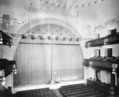 Teatro de Arte de Moscú (aprendiz bajo la dirección de Schekhtel) (1900-1902)