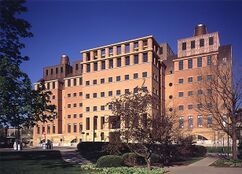 Centro de Ingeniería de la Universidad de Cincinnati (1995-1996)