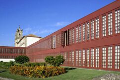 Intervención en el Convento de de Santa Marinha a Pousada, Guimarães (1975-1984)