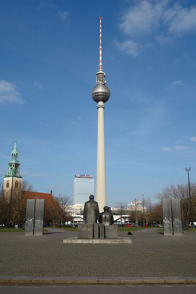 Archivo:Fernsehturm Berlin 2007-03-15 1.jpg