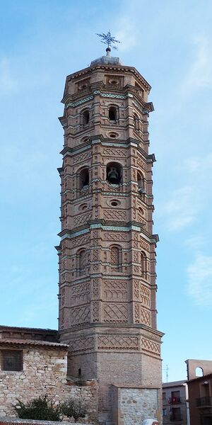 Archivo:Muniesa - Torre de la iglesia de la Asunción.jpg