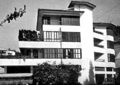 3 viviendas Echezarreta, Motrico, Guipúzcoa (1967)