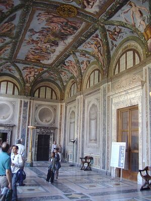Villa Farnese.Logia de amor y Psique.jpg