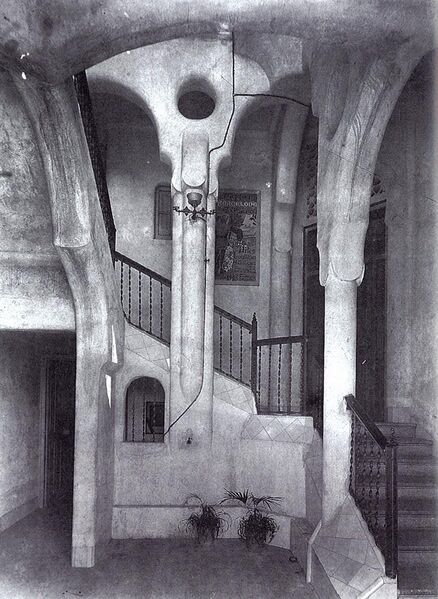 Archivo:Gaudi.Bellesguard.8.jpg