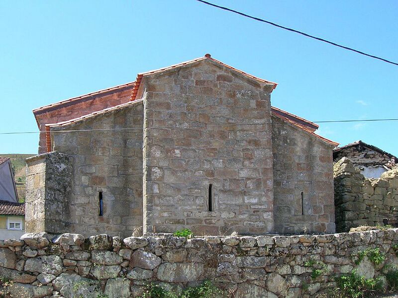 Archivo:Igrexa prerrománica de Santa María de Mixós - Monterrei - Ourense.jpg