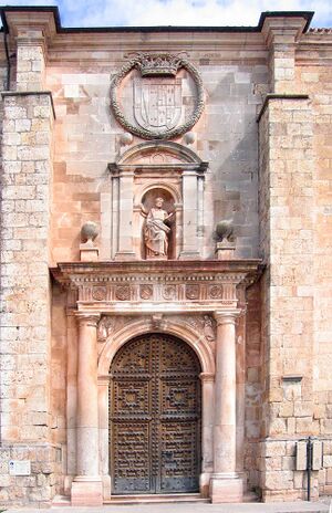 Puerta de la colegiata - Lerma.jpg