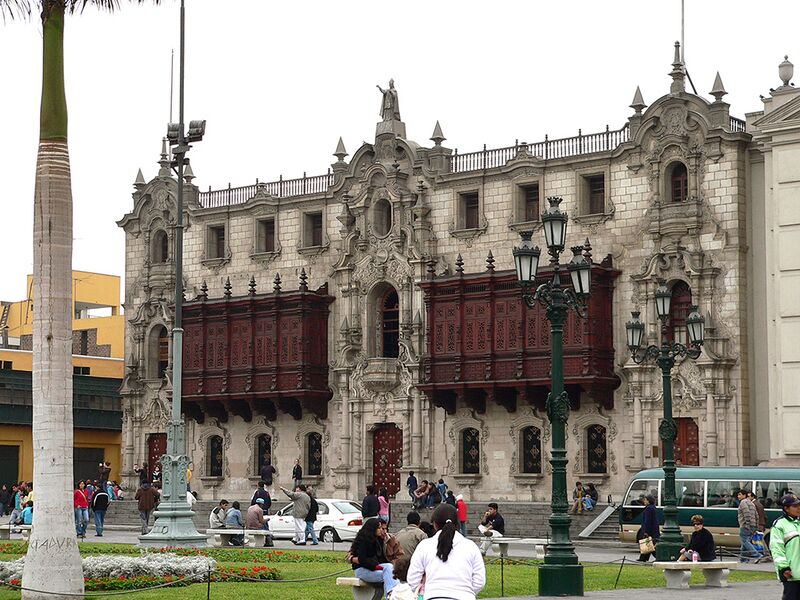 Archivo:Palacio Arzobispal de Lima.JPG