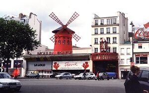Paris.moulin.750pix.jpg