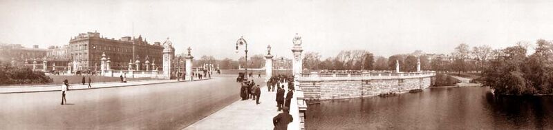 Archivo:Buckingham palace 1909.jpg