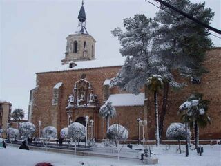 Parroquia de San Pedro Apóstol nevada