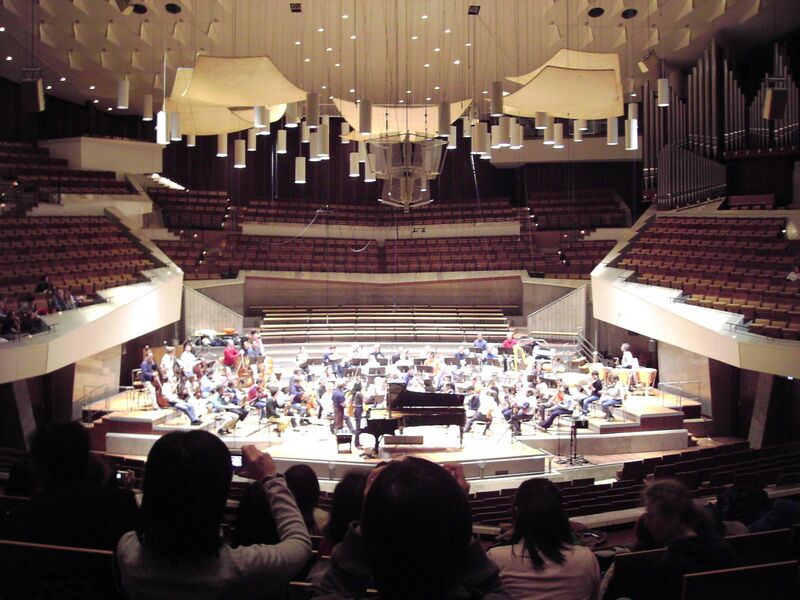 Archivo:Berlin Philharmonic rehearsing.jpg