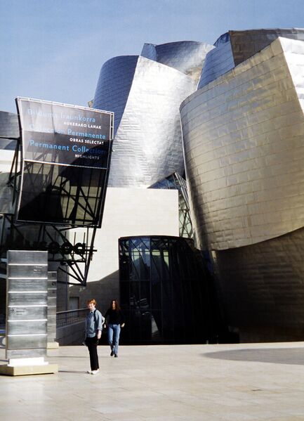 Archivo:The Guggenheim Bilbao in Spain 02-2005 001.jpg