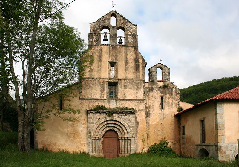 Archivo:Iglesia monasterio obona.JPG