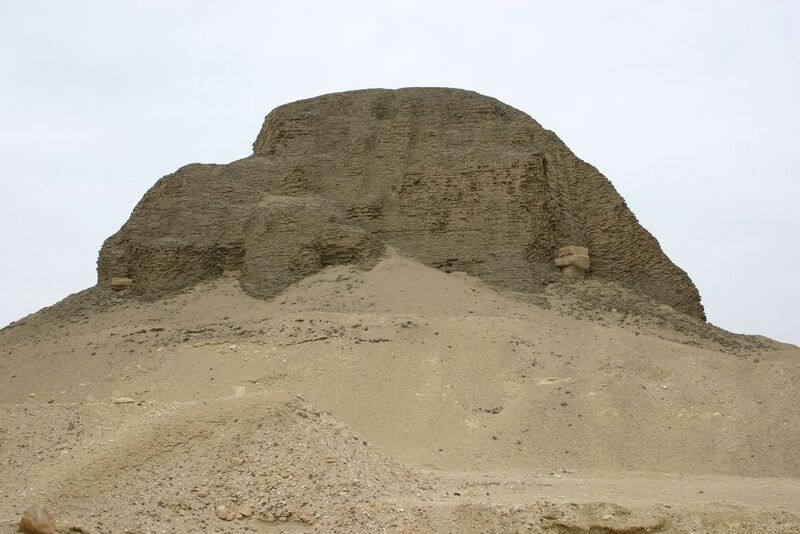 Archivo:Pyramid at Lahun.jpg