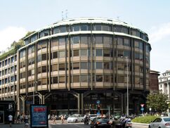Edificio de oficinas en Piazza Meda, Milán (1969)