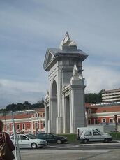 Puerta de San Vicente.jpg