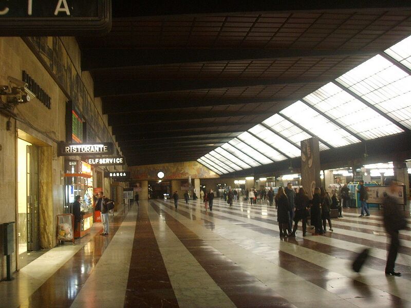 Archivo:Stazione Santa Maria Novella, interno 33.JPG