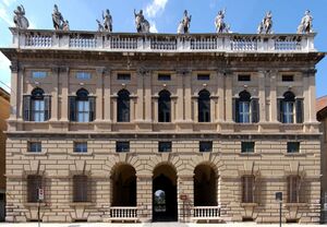 Palazzo Canossa.jpg