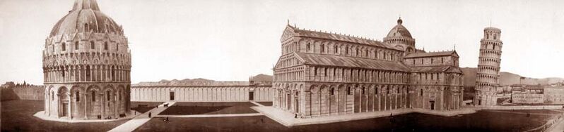 Panorámica de la catedral románica de Pisa con el baptisterio, el duomo, el camposanto y el campanile en 1909